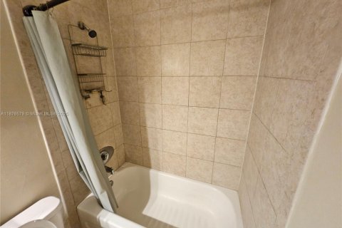 Copropriété à vendre à West Palm Beach, Floride: 1 chambre, 65.03 m2 № 1980527 - photo 12