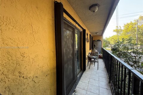 Condo in Hialeah, Florida, 3 bedrooms  № 1470892 - photo 3