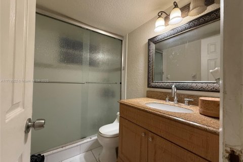Condo in Hialeah, Florida, 3 bedrooms  № 1470892 - photo 8