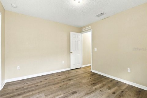 Villa ou maison à louer à Apopka, Floride: 3 chambres, 151.62 m2 № 2386104 - photo 12