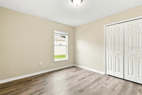 Villa ou maison à louer à Apopka, Floride: 3 chambres, 151.62 m2 № 2386104 - photo 11