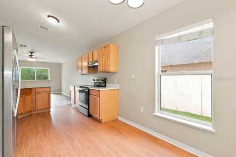 Villa ou maison à louer à Apopka, Floride: 3 chambres, 151.62 m2 № 2386104 - photo 6