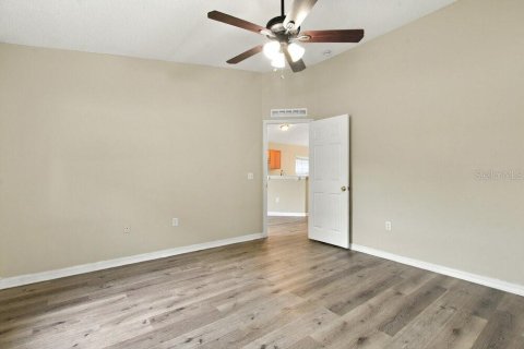 Villa ou maison à louer à Apopka, Floride: 3 chambres, 151.62 m2 № 2386104 - photo 8