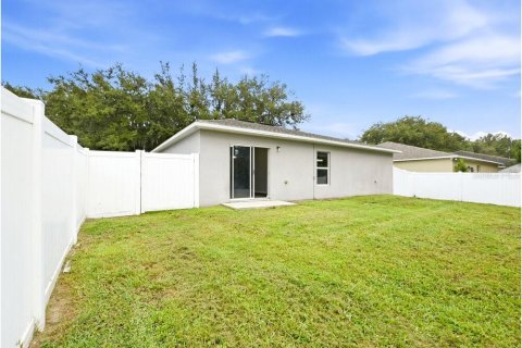 Villa ou maison à louer à Apopka, Floride: 3 chambres, 151.62 m2 № 2386104 - photo 15