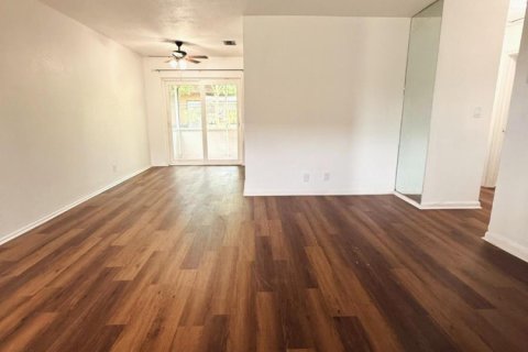 Appartement à louer à Lauderdale Lakes, Floride: 2 chambres, 78.97 m2 № 2085976 - photo 4
