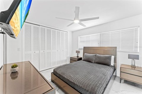 House in Clearwater, Florida 4 bedrooms, 171.5 sq.m. № 1602091 - photo 22