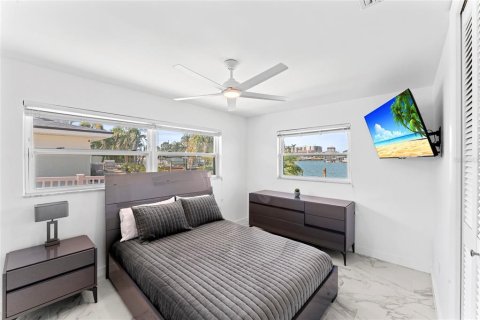 House in Clearwater, Florida 4 bedrooms, 171.5 sq.m. № 1602091 - photo 19