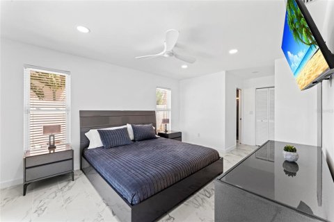 House in Clearwater, Florida 4 bedrooms, 171.5 sq.m. № 1602091 - photo 15