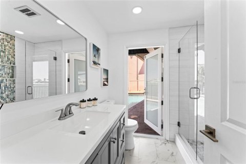 House in Clearwater, Florida 4 bedrooms, 171.5 sq.m. № 1602091 - photo 13