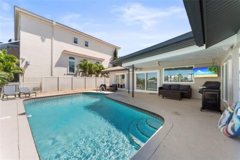 House in Clearwater, Florida 4 bedrooms, 171.5 sq.m. № 1602091 - photo 28