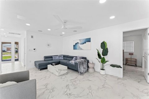 House in Clearwater, Florida 4 bedrooms, 171.5 sq.m. № 1602091 - photo 10