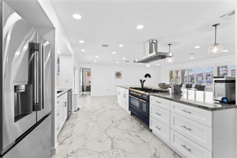 House in Clearwater, Florida 4 bedrooms, 171.5 sq.m. № 1602091 - photo 7