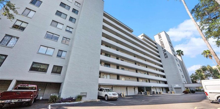 Condo in Tampa, Florida, 1 bedroom № 1894696