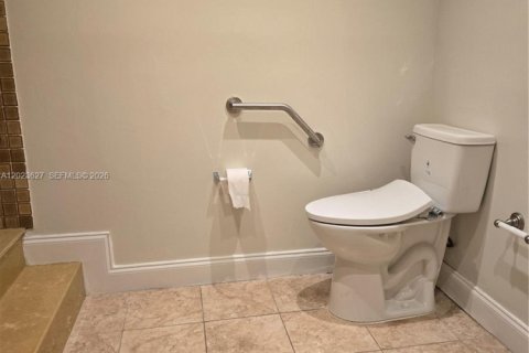 Condo in Doral, Florida, 2 bedrooms № 2086536 - photo 12