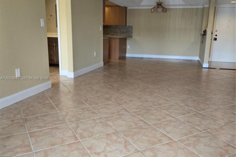 Condo in Doral, Florida, 2 bedrooms № 2086536 - photo 7