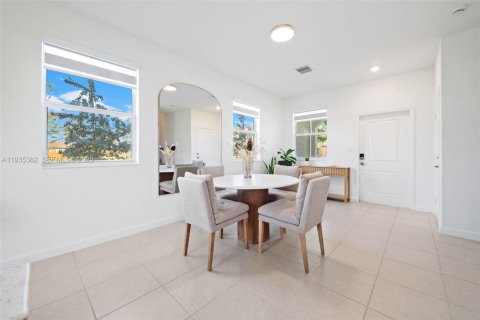 Adosado en alquiler en Homestead, Florida, 3 dormitorios № 1993731 - foto 5