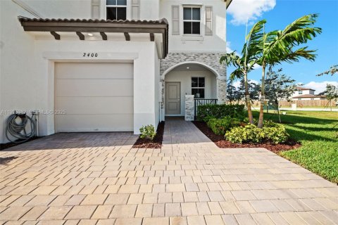 Adosado en alquiler en Homestead, Florida, 3 dormitorios № 1993731 - foto 3