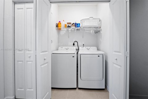 Adosado en alquiler en Homestead, Florida, 3 dormitorios № 1993731 - foto 22