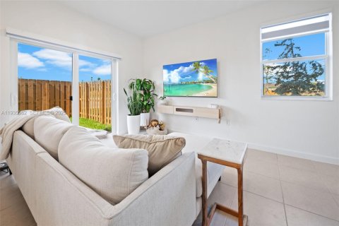 Adosado en alquiler en Homestead, Florida, 3 dormitorios № 1993731 - foto 8