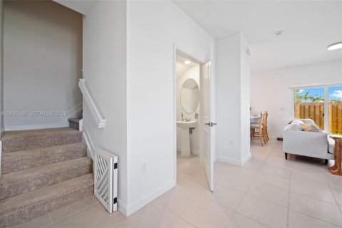 Adosado en alquiler en Homestead, Florida, 3 dormitorios № 1993731 - foto 13