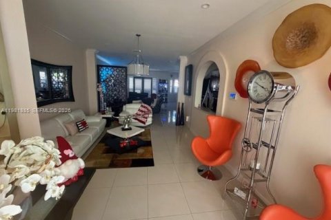 House in Homestead, Florida 5 bedrooms, 246.56 sq.m. № 2043114 - photo 9