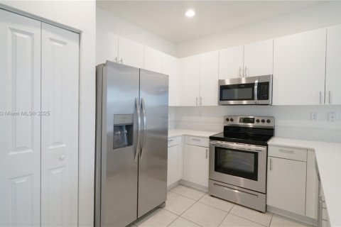 Touwnhouse à vendre à Homestead, Floride: 3 chambres, 129.41 m2 № 1956532 - photo 5