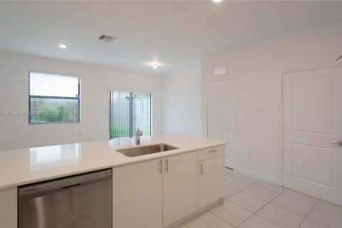 Touwnhouse à vendre à Homestead, Floride: 3 chambres, 129.41 m2 № 1956532 - photo 7