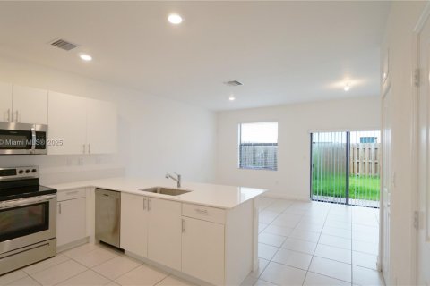 Touwnhouse à vendre à Homestead, Floride: 3 chambres, 129.41 m2 № 1956532 - photo 6