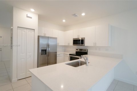 Touwnhouse à vendre à Homestead, Floride: 3 chambres, 129.41 m2 № 1956532 - photo 8