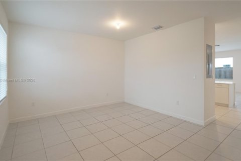 Touwnhouse à vendre à Homestead, Floride: 3 chambres, 129.41 m2 № 1956532 - photo 3