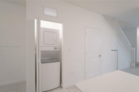 Touwnhouse à vendre à Homestead, Floride: 3 chambres, 129.41 m2 № 1956532 - photo 11