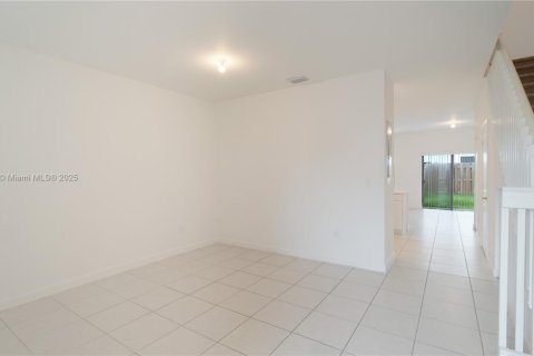 Touwnhouse à vendre à Homestead, Floride: 3 chambres, 129.41 m2 № 1956532 - photo 2