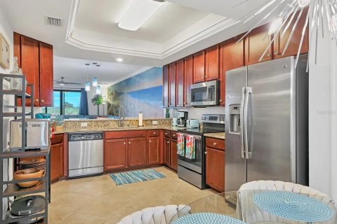Condo in Lakewood Ranch, Florida, 2 bedrooms in LAKEWOOD NATIONAL № 2401159 - photo 14