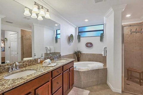 Condo in Lakewood Ranch, Florida, 2 bedrooms in LAKEWOOD NATIONAL № 2401159 - photo 26
