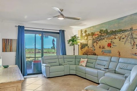 Condo in Lakewood Ranch, Florida, 2 bedrooms in LAKEWOOD NATIONAL № 2401159 - photo 8