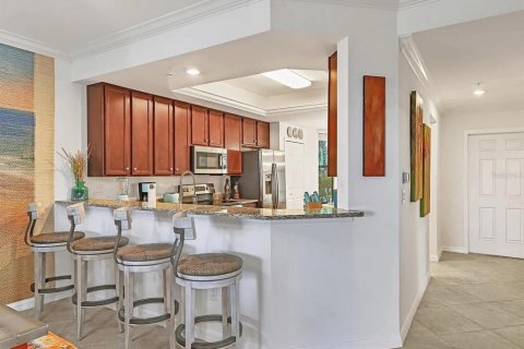 Condo in Lakewood Ranch, Florida, 2 bedrooms in LAKEWOOD NATIONAL № 2401159 - photo 13