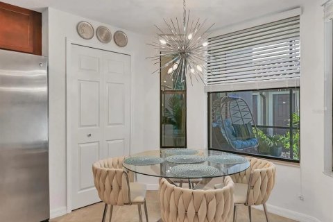 Condo in Lakewood Ranch, Florida, 2 bedrooms in LAKEWOOD NATIONAL № 2401159 - photo 21