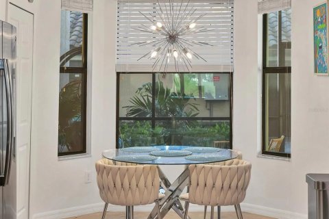 Condo in Lakewood Ranch, Florida, 2 bedrooms in LAKEWOOD NATIONAL № 2401159 - photo 20