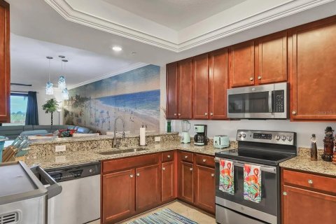 Condo in Lakewood Ranch, Florida, 2 bedrooms in LAKEWOOD NATIONAL № 2401159 - photo 16