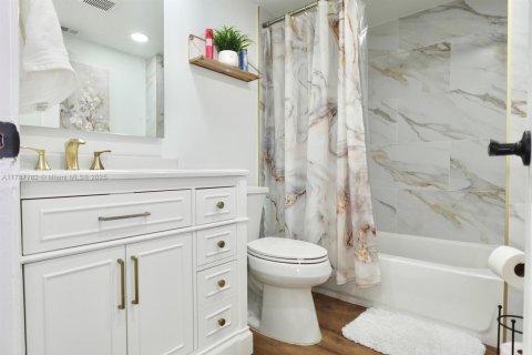 Condo in Pembroke Pines, Florida, 2 bedrooms  № 1645271 - photo 27