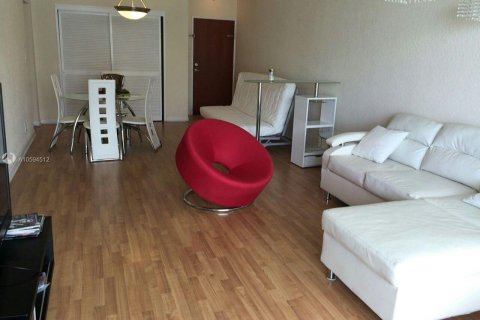 Condo in Hollywood, Florida, 1 bedroom  № 1984865 - photo 12