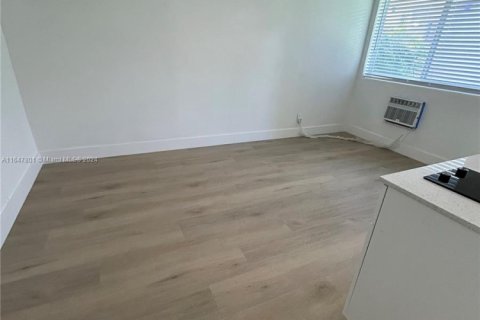 Immobilier commercial à louer à Hollywood, Floride № 1957698 - photo 6