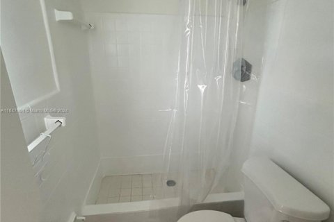 Immobilier commercial à louer à Hollywood, Floride № 1957698 - photo 9