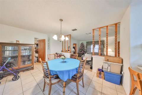 House in Riverview, Florida 4 bedrooms, 165.09 sq.m. № 1203702 - photo 20