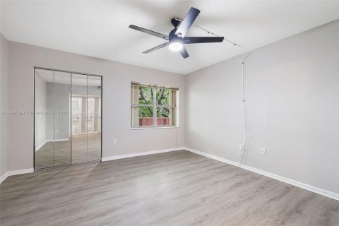 Condo in Coral Gables, Florida, 2 bedrooms  № 1845727 - photo 27