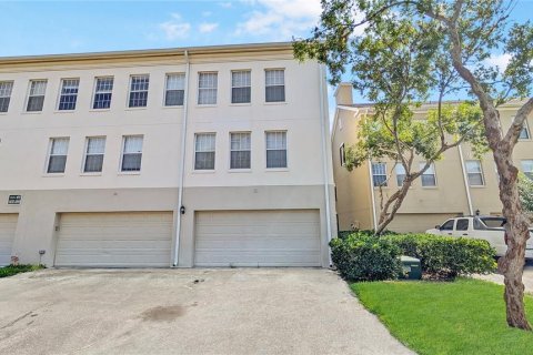 Townhouse in Celebration, Florida 2 bedrooms, 136.1 sq.m. № 1743517 - photo 2