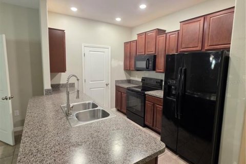 Townhouse in Riverview, Florida 3 bedrooms, 179.12 sq.m. № 2230537 - photo 4