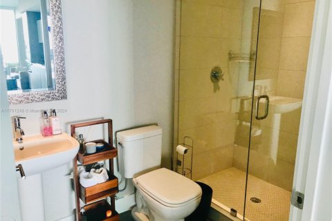 Condominio en venta en Miami, Florida, 1 dormitorio, 73.39 m2 № 1693884 - foto 17