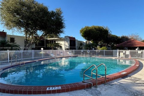 Copropriété à louer à Palmetto Bay, Floride: 2 chambres, 72.19 m2 № 1997544 - photo 12