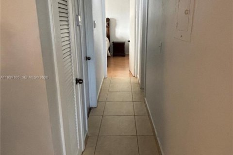 Copropriété à louer à Palmetto Bay, Floride: 2 chambres, 72.19 m2 № 1997544 - photo 5